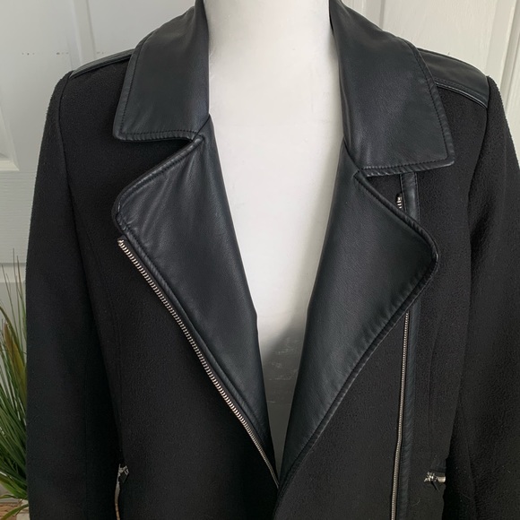 RICKI’s black heavy COAT - Picture 2 of 5